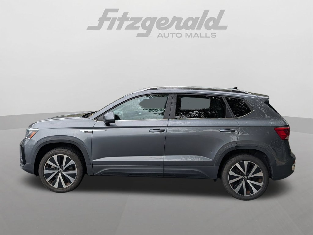 Used 2022 Volkswagen Taos SE FWD image 4