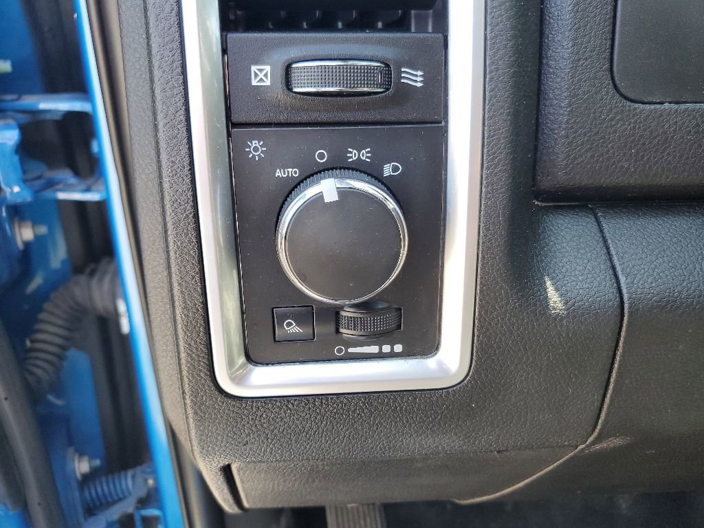 Used 2024 RAM 1500 Classic Warlock AWD/4WD image 11