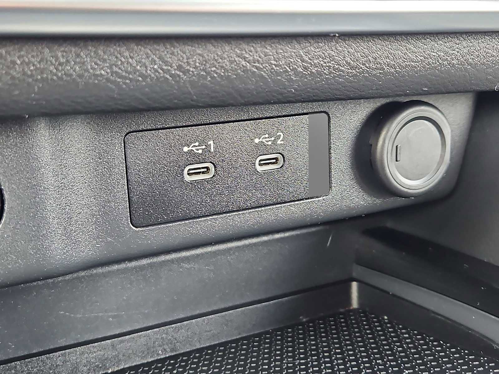 Used 2025 Nissan Rogue SV image 17