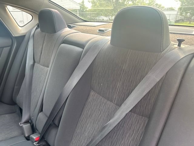 Used 2015 Nissan Sentra SV FWD image 15