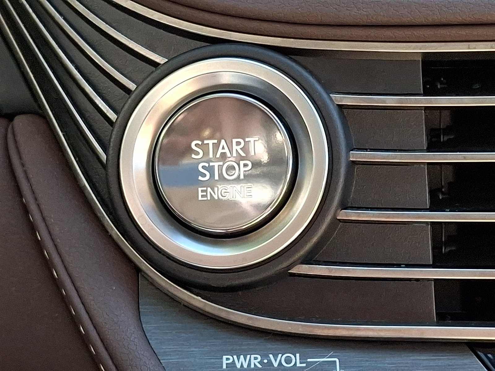 Used 2019 Lexus LS 500 AWD w/ Accessory Package (Z1) image 25