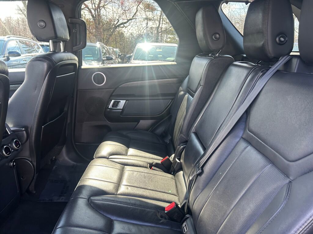 Used 2018 Land Rover Discovery HSE image 25