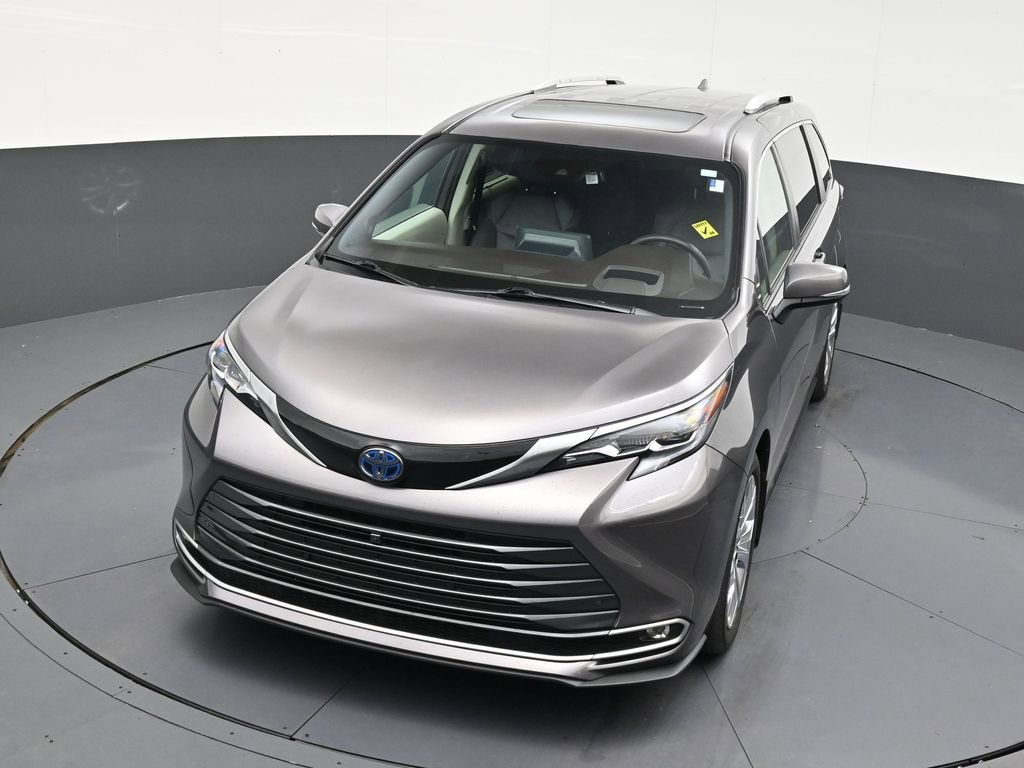 Used 2024 Toyota Sienna Platinum image 19