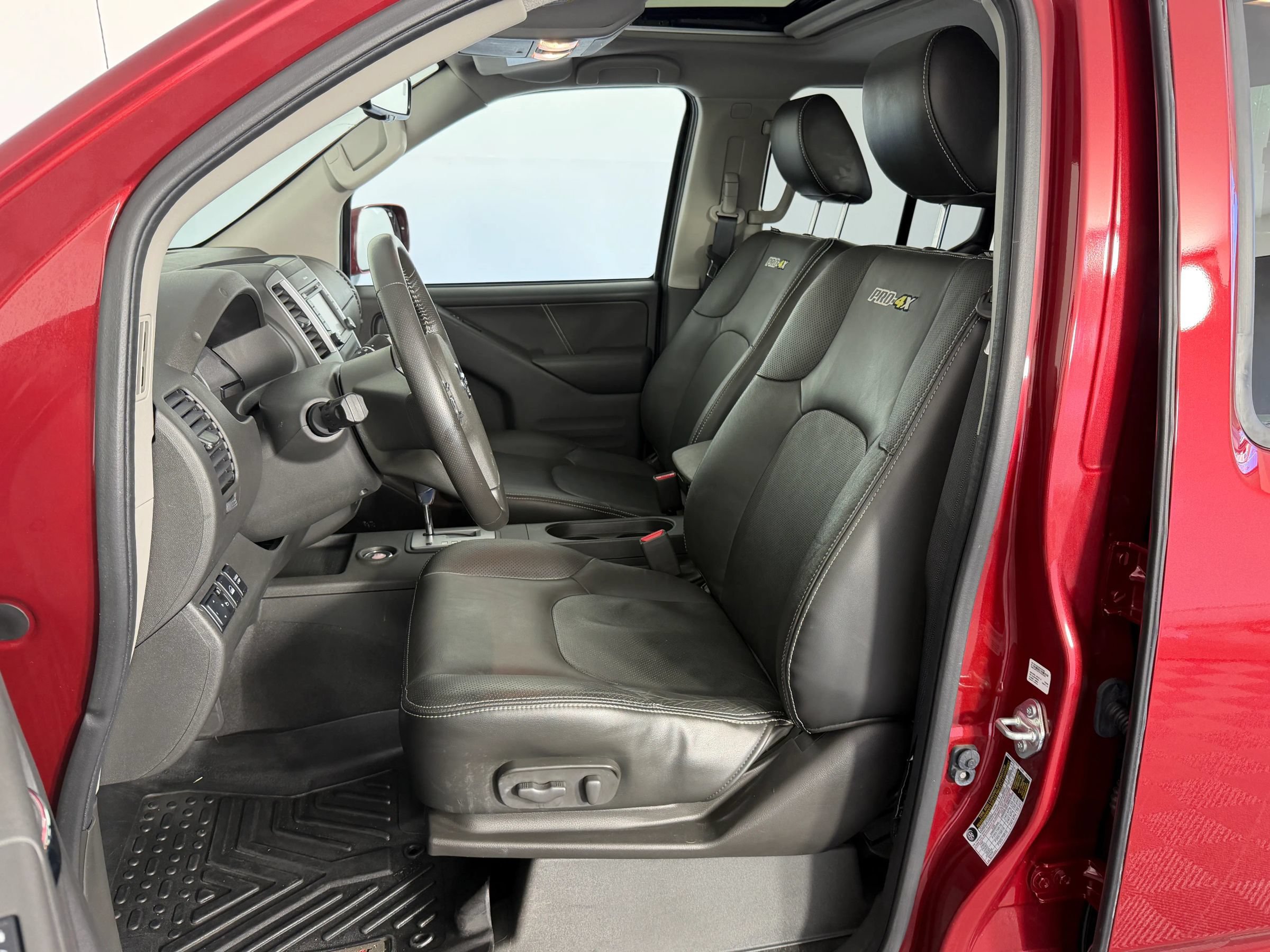 Used 2021 Nissan Frontier PRO-4X w/ Pro-4x Utility Package AWD/4WD image 22