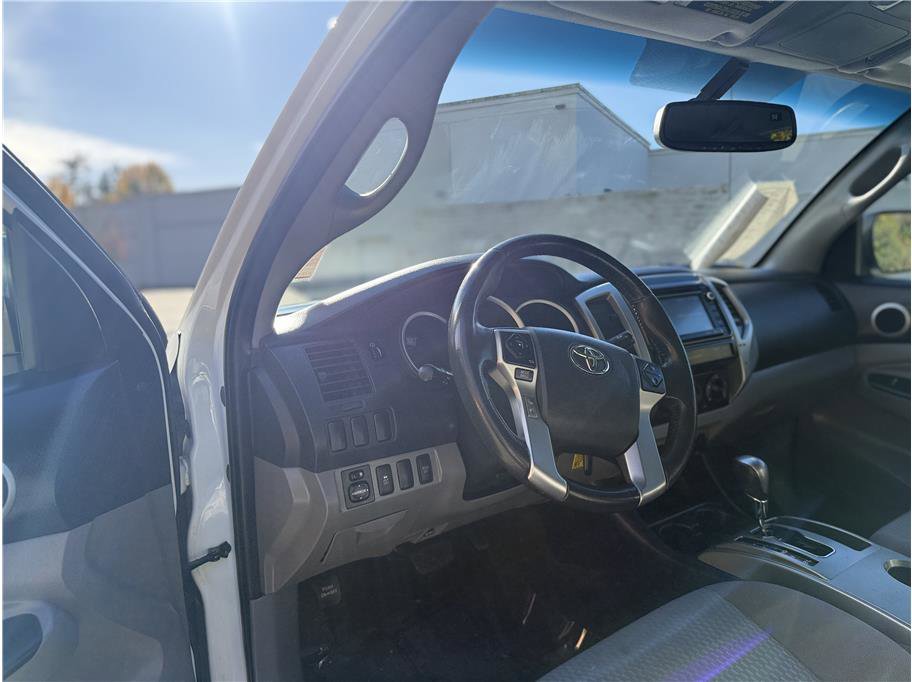 Used 2015 Toyota Tacoma 4x4 Double Cab image 14
