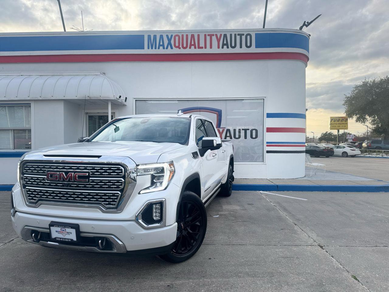 Used 2021 GMC Sierra 1500 Denali w/ Denali Ultimate Package AWD/4WD image 2