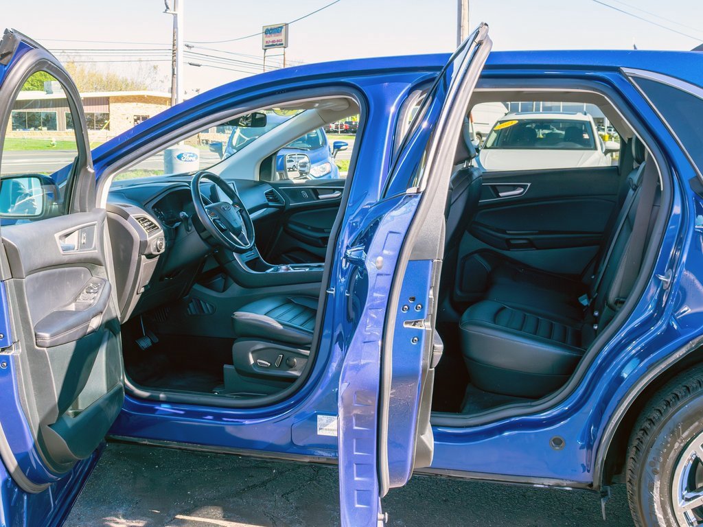 Used 2023 Ford Edge SEL image 9