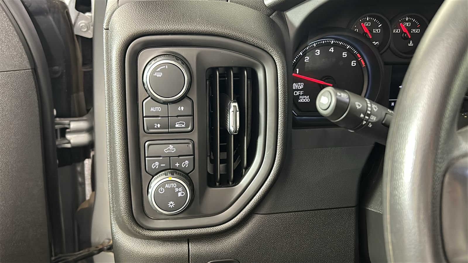 Used 2024 Chevrolet Silverado 1500 Custom AWD/4WD image 21