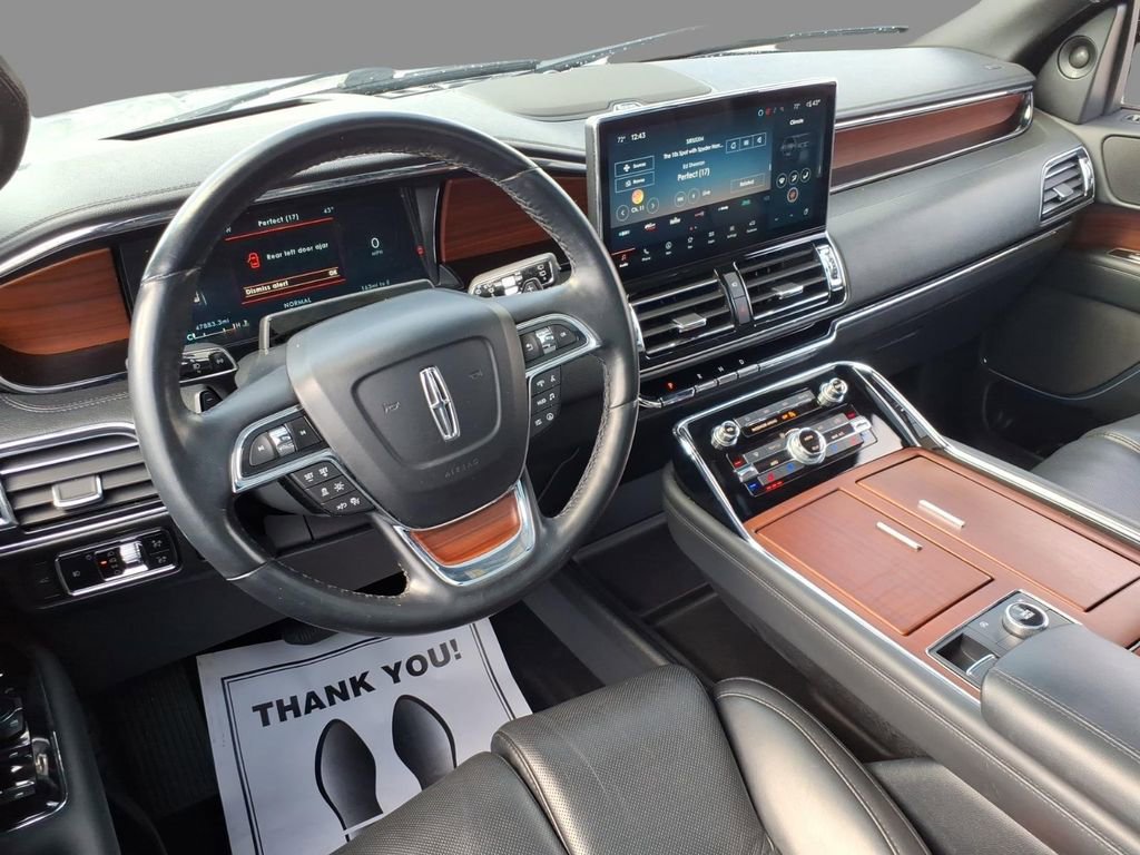 Used 2023 Lincoln Navigator Reserve image 6