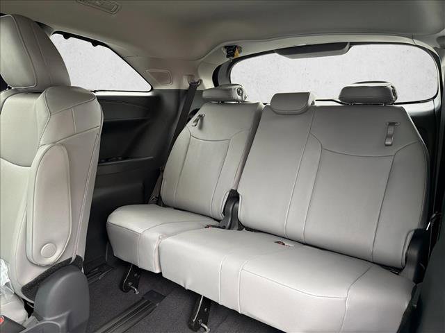 New 2026 Toyota Sienna XLE image 23
