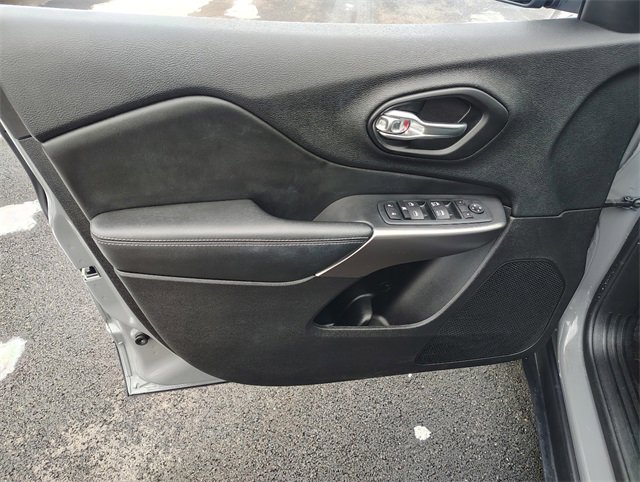 Used 2021 Jeep Cherokee Latitude Lux w/ Comfort/Convenience Group image 11