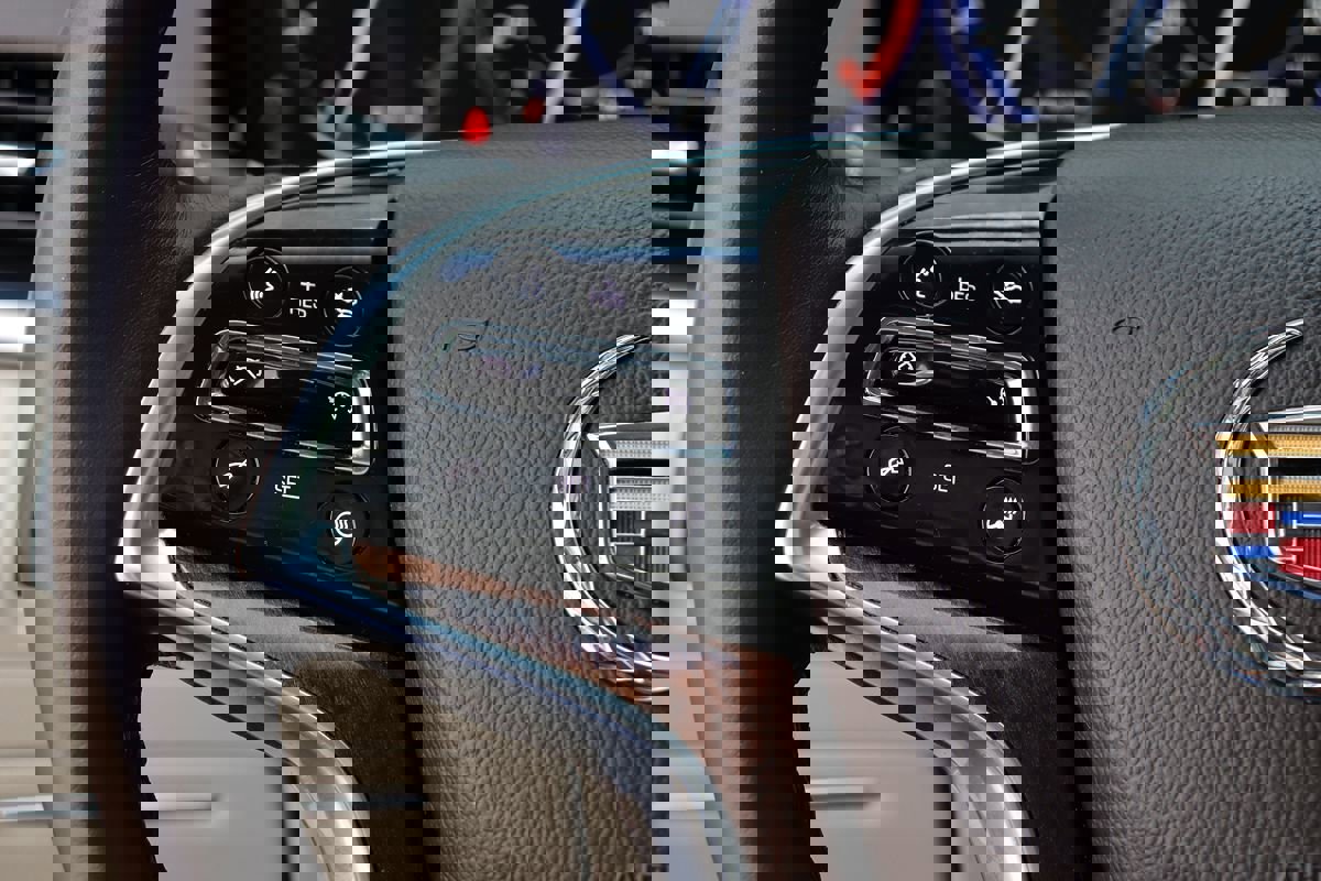 Used 2014 Cadillac XTS Premium image 16