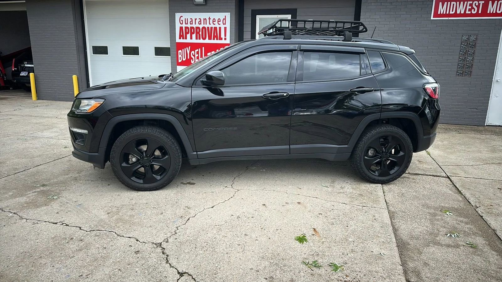 Used 2020 Jeep Compass Latitude AWD/4WD image 2