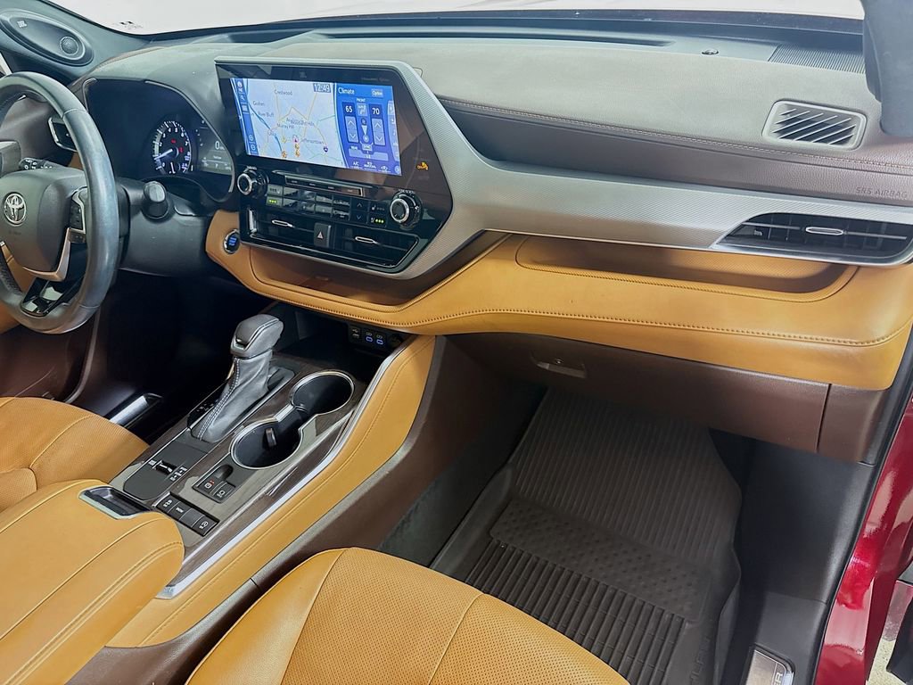 Used 2022 Toyota Highlander Platinum FWD image 30