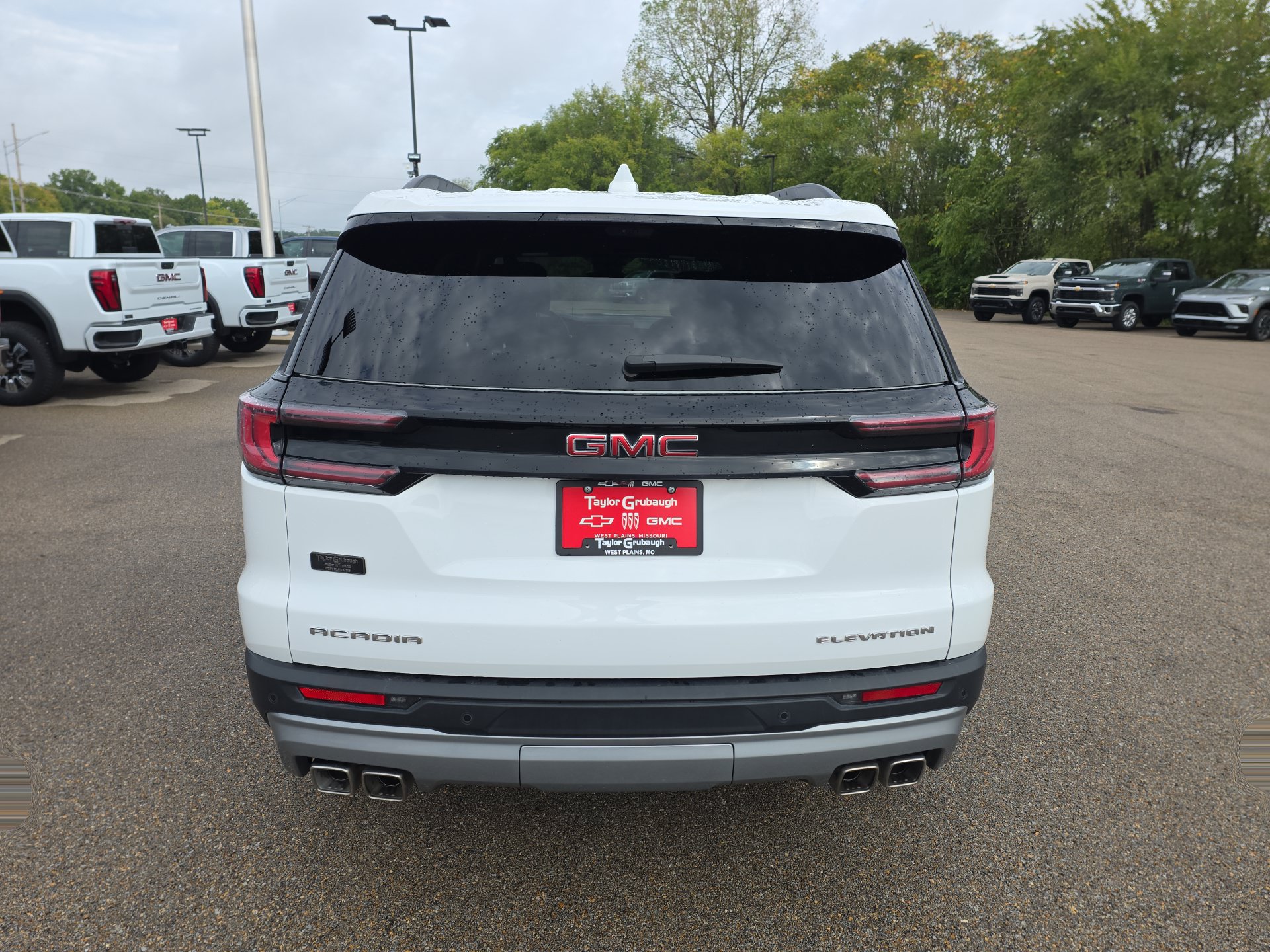 Used 2026 GMC Acadia Elevation w/ Elevation Premium Package FWD image 7