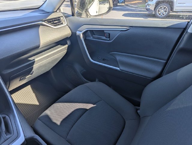 Certified 2025 Toyota RAV4 LE AWD/4WD image 16