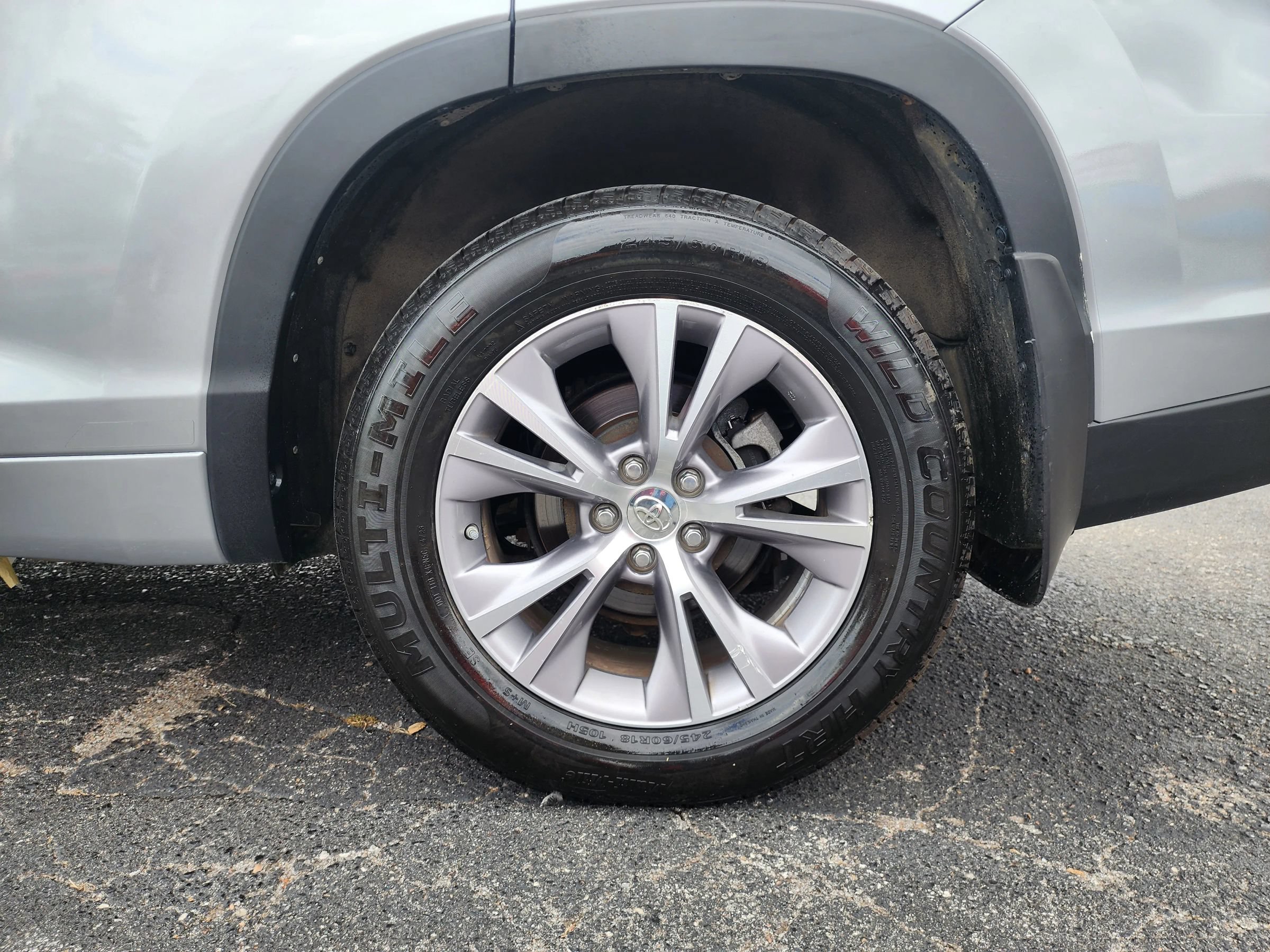 Used 2015 Toyota Highlander XLE AWD/4WD image 26
