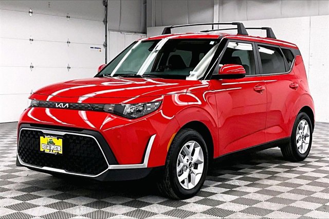 Used 2025 Kia Soul LX w/ LX Technology Package image 12