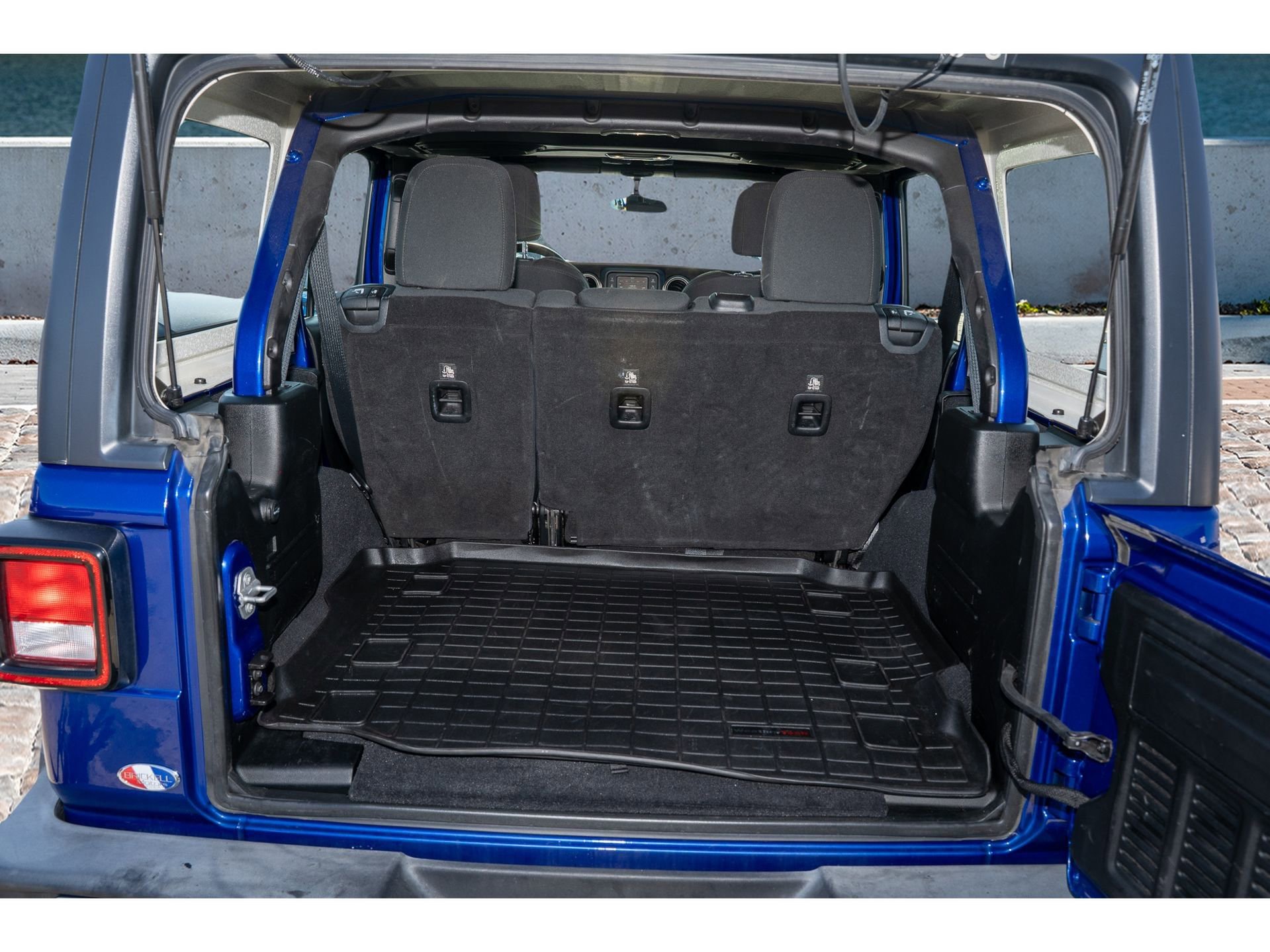 Used 2018 Jeep Wrangler Unlimited Sport image 9