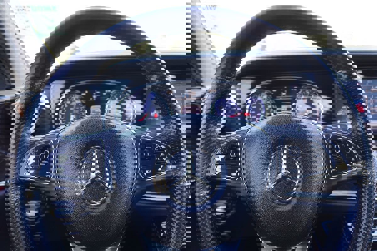 Used 2017 Mercedes-Benz E 300 image 30