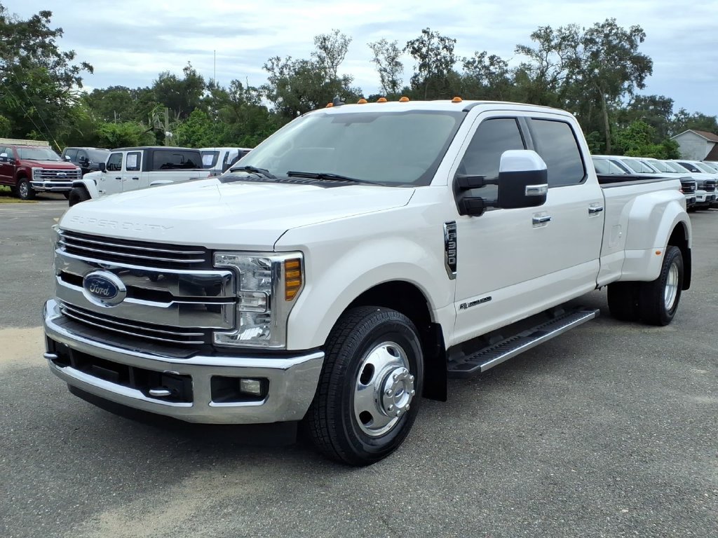 Used 2019 Ford F350 Lariat w/ Chrome Package RWD image 3