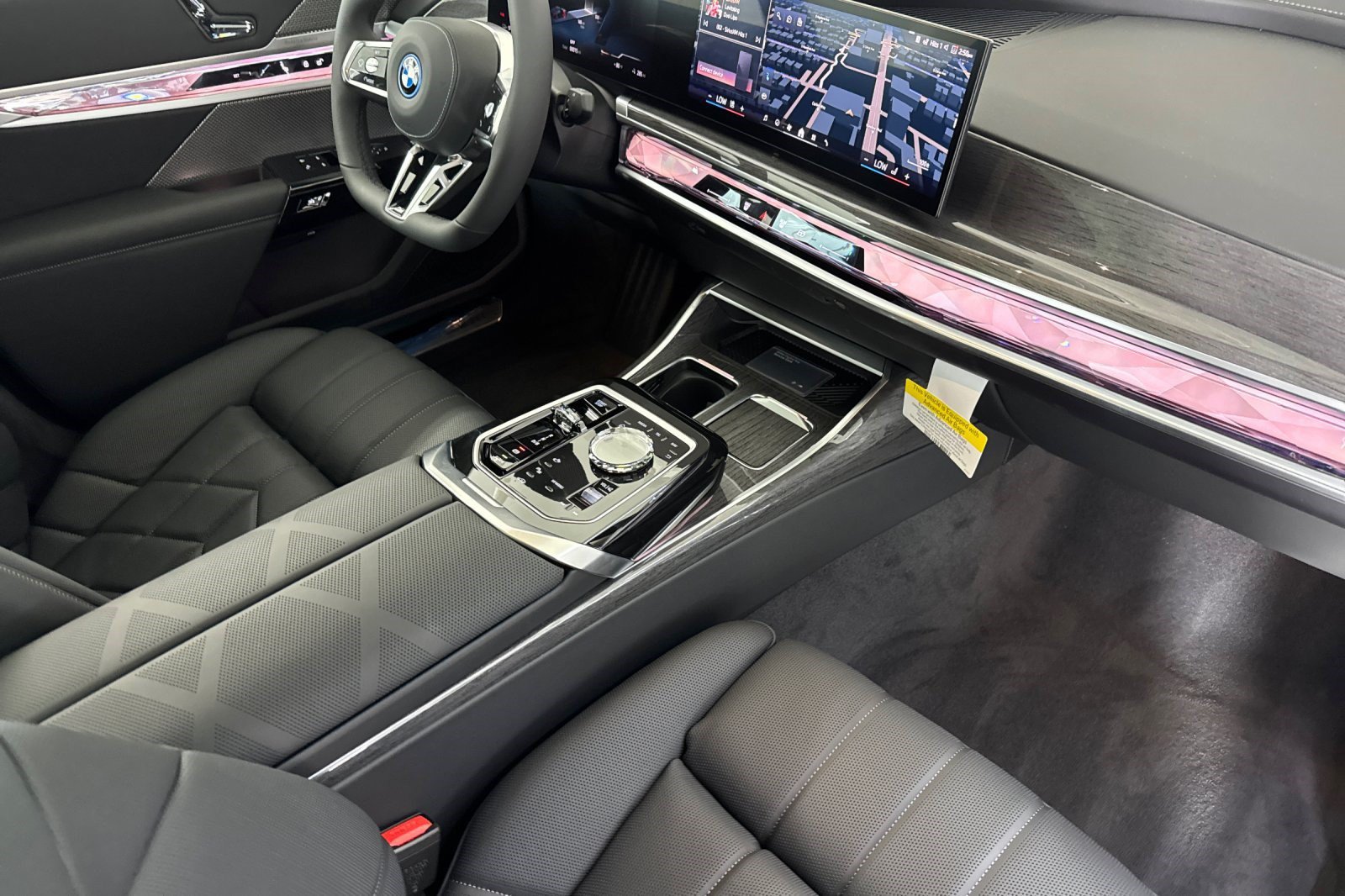 Used 2026 BMW i7 eDrive50 w/ M Sport Package RWD image 28