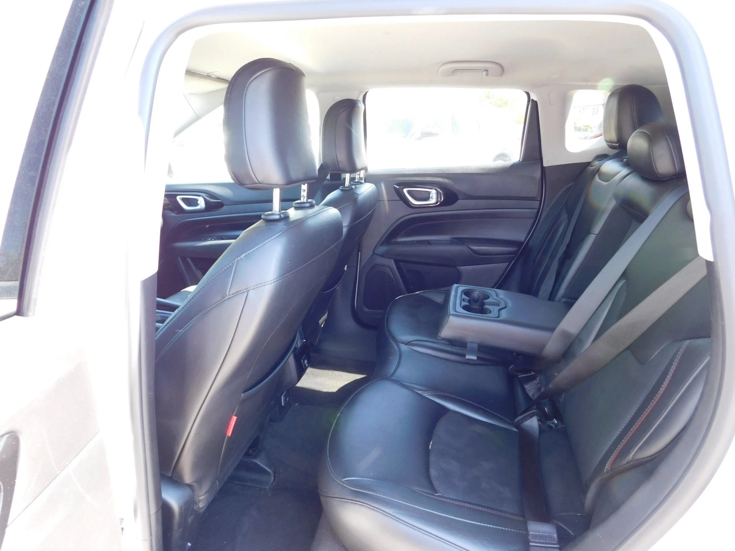 Used 2022 Jeep Compass Trailhawk AWD/4WD image 11