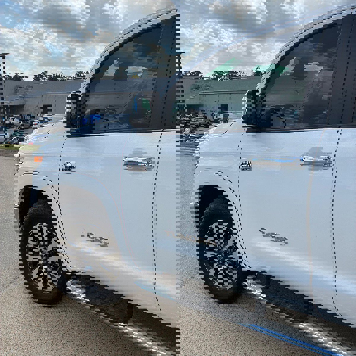 Used 2018 Toyota Tundra Limited image 30