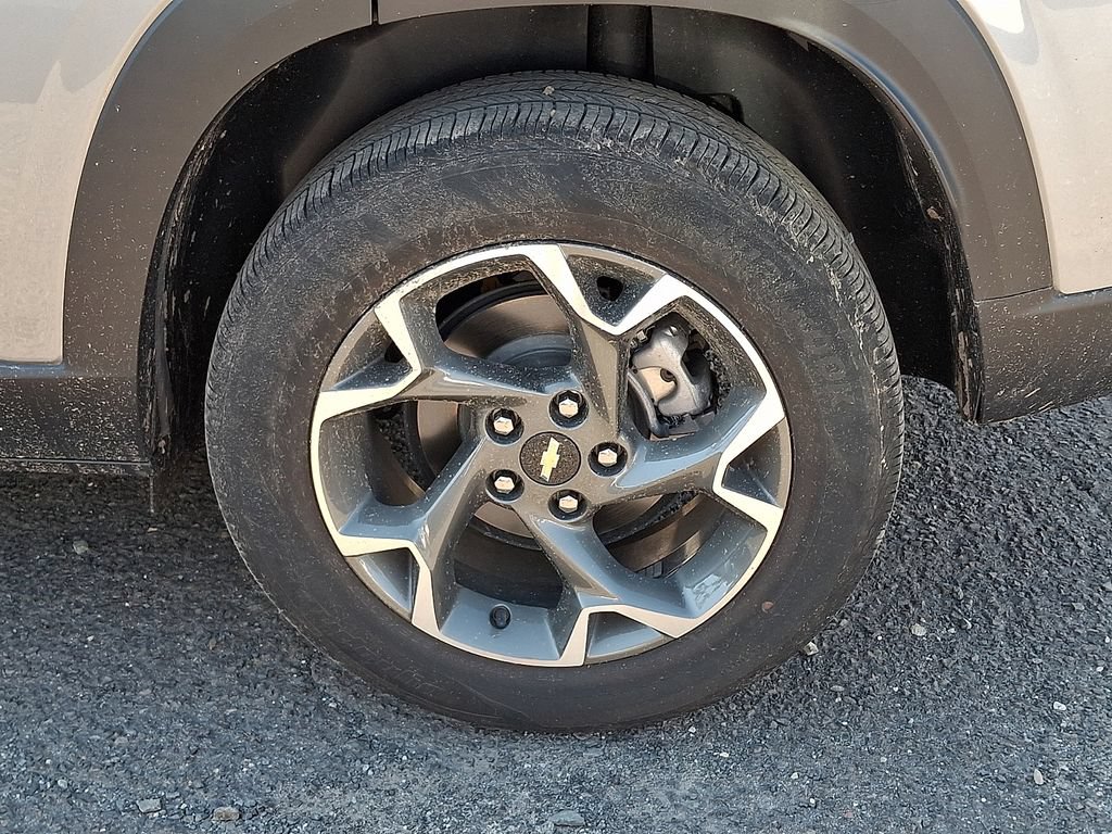Used 2024 Chevrolet Trax LT FWD image 34
