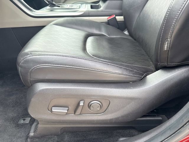 Used 2024 Kia Carnival LX image 23