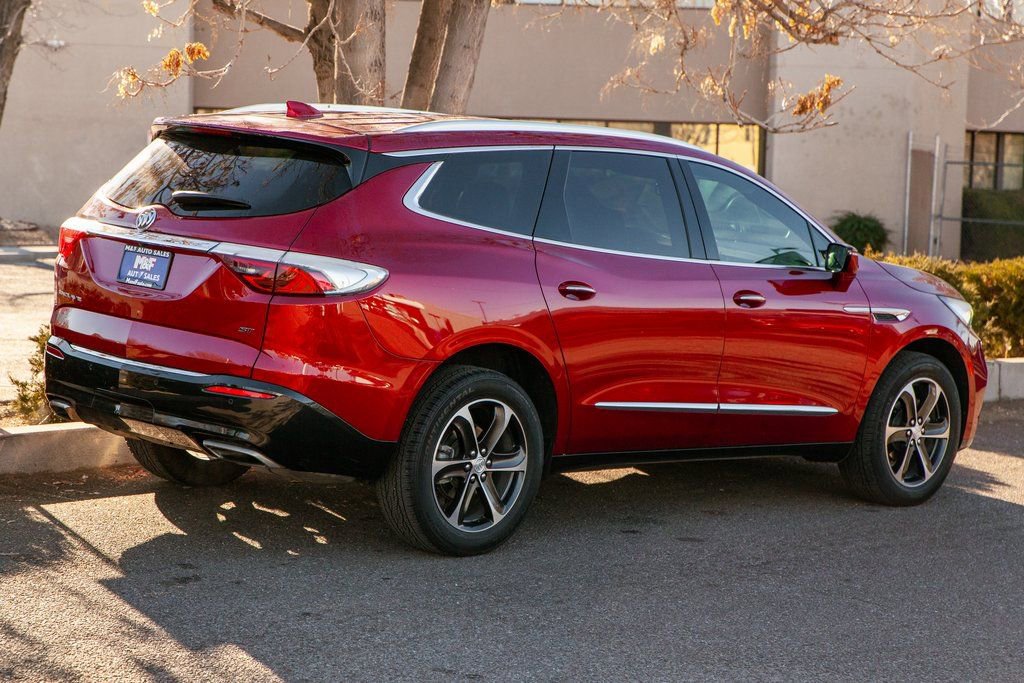 Used 2022 Buick Enclave Essence w/ Sport Touring Edition image 5