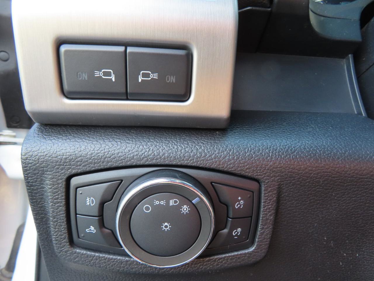 Used 2017 Ford F250 Platinum w/ Platinum Ultimate Package AWD/4WD image 33