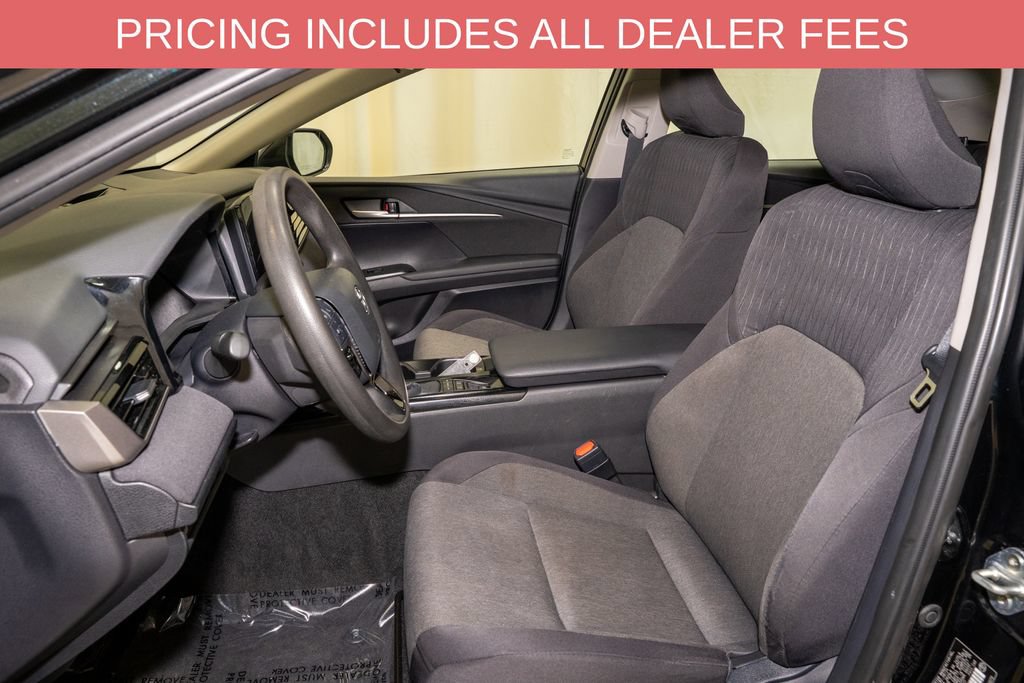 Used 2025 Toyota Camry LE FWD image 10