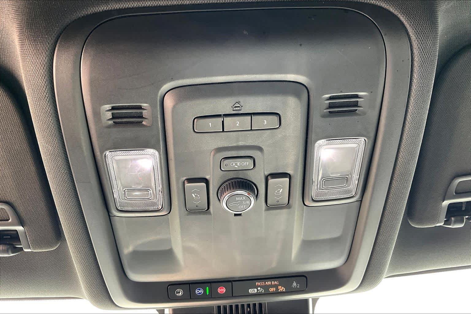 Used 2024 GMC Yukon AT4 w/ Technology Package AWD/4WD image 33