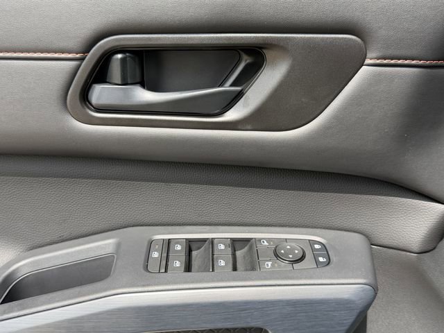 Used 2025 Nissan Pathfinder Rock Creek AWD/4WD image 24