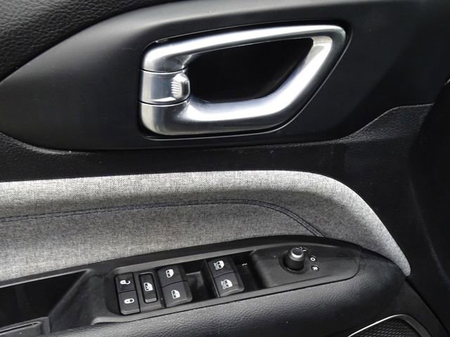 Used 2022 Jeep Compass Latitude image 17