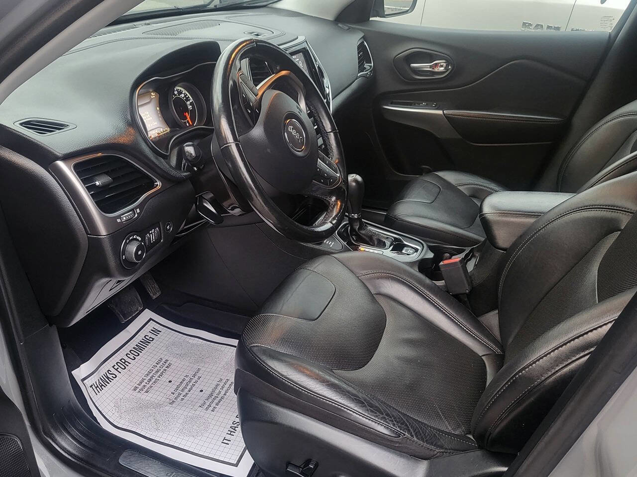 Used 2020 Jeep Cherokee Limited image 10