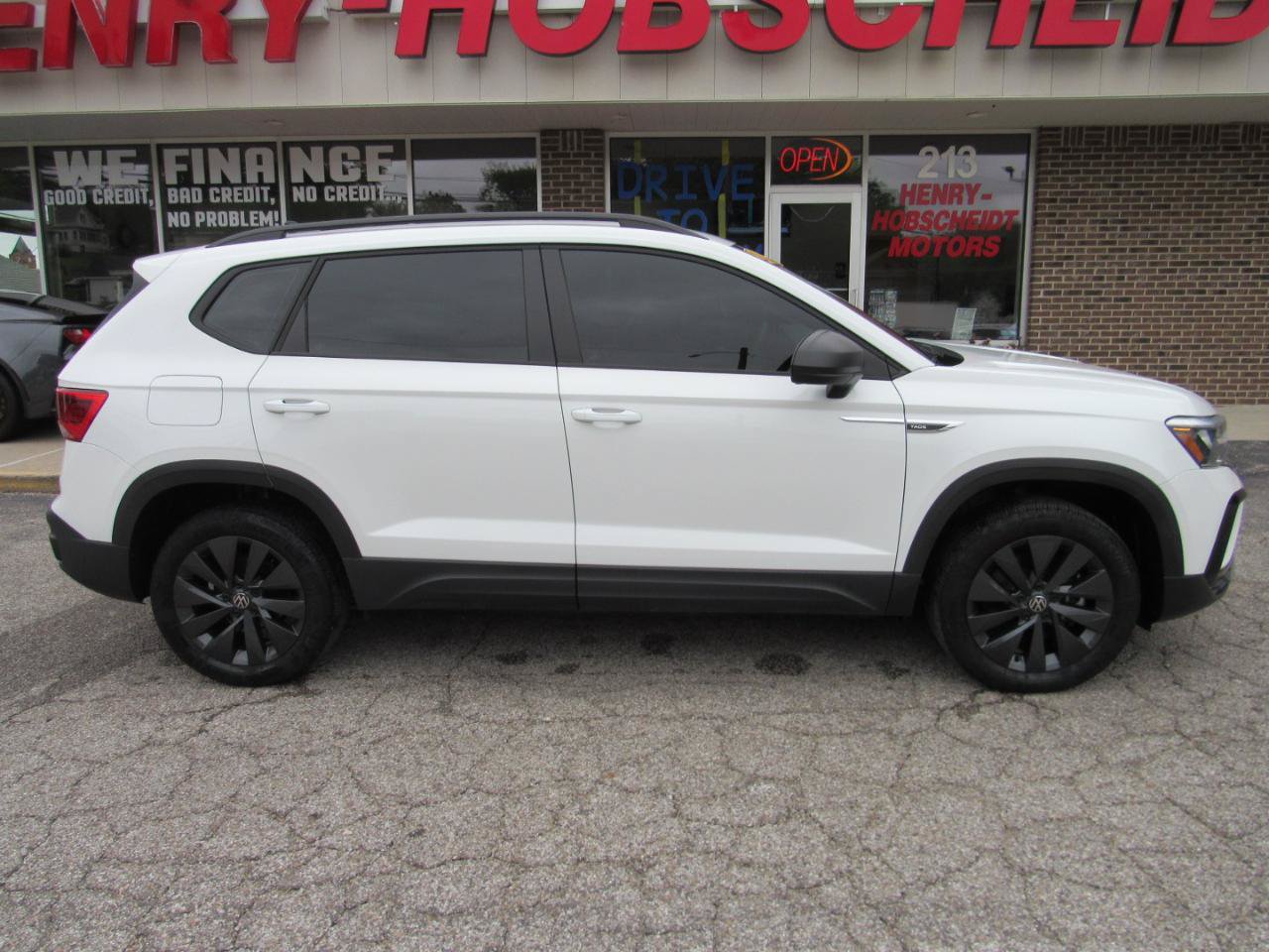 Used 2024 Volkswagen Taos S FWD image 9