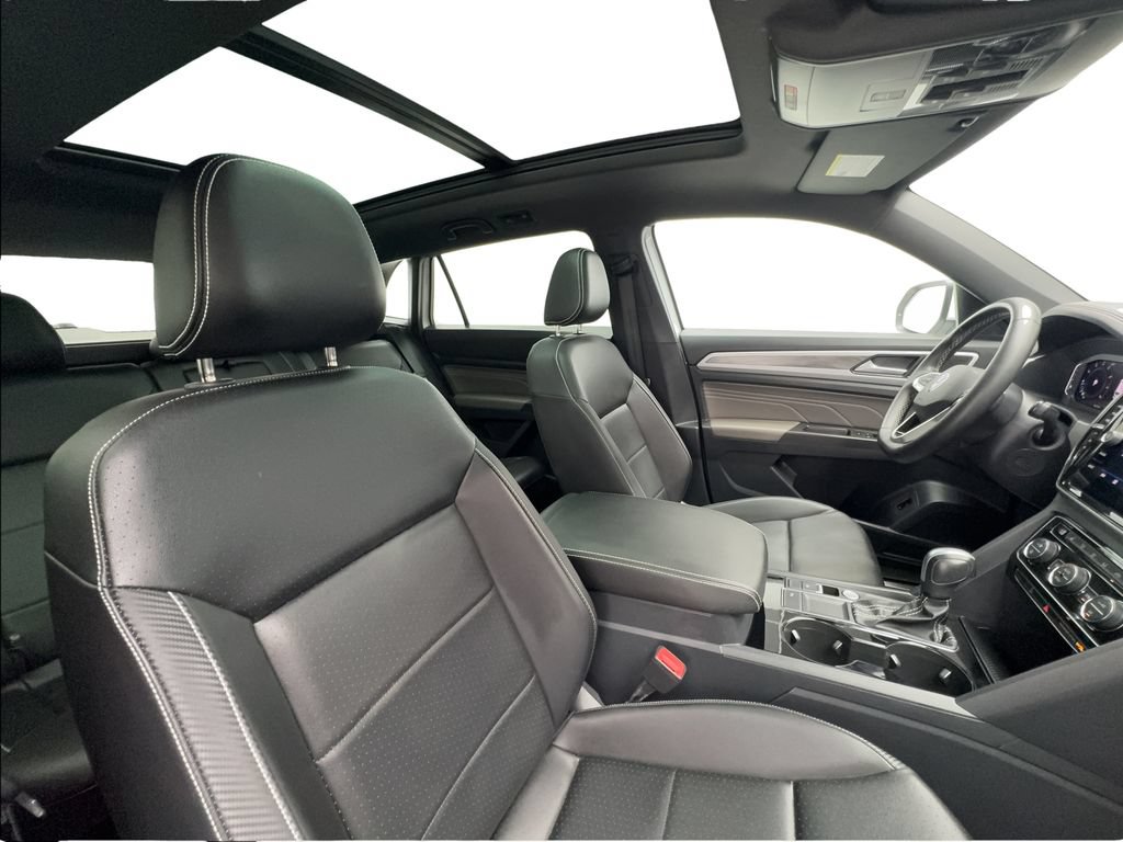 Used 2023 Volkswagen Atlas Cross Sport SE w/ Panoramic Sunroof Package FWD image 33
