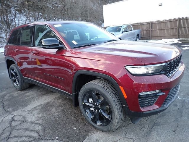 New 2025 Jeep Grand Cherokee Limited w/ Black Appearance Package image 9