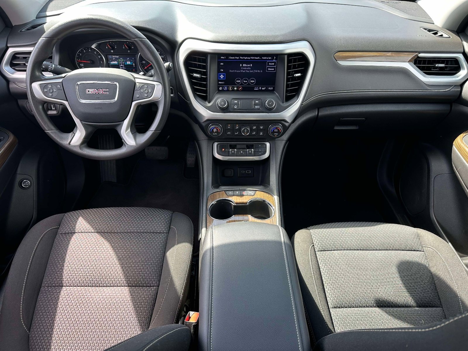 Used 2023 GMC Acadia SLE w/ Driver Convenience Package AWD/4WD image 16