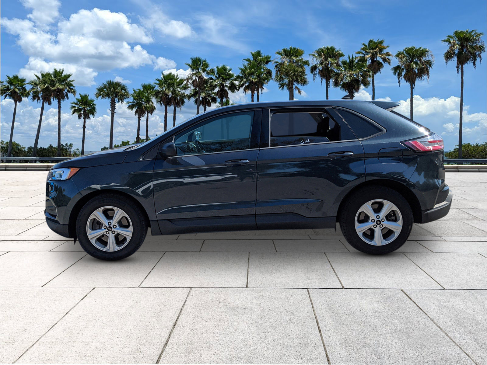 Used 2024 Ford Edge SE image 5