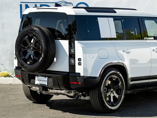 New 2026 Land Rover Defender 110 S AWD/4WD image 7