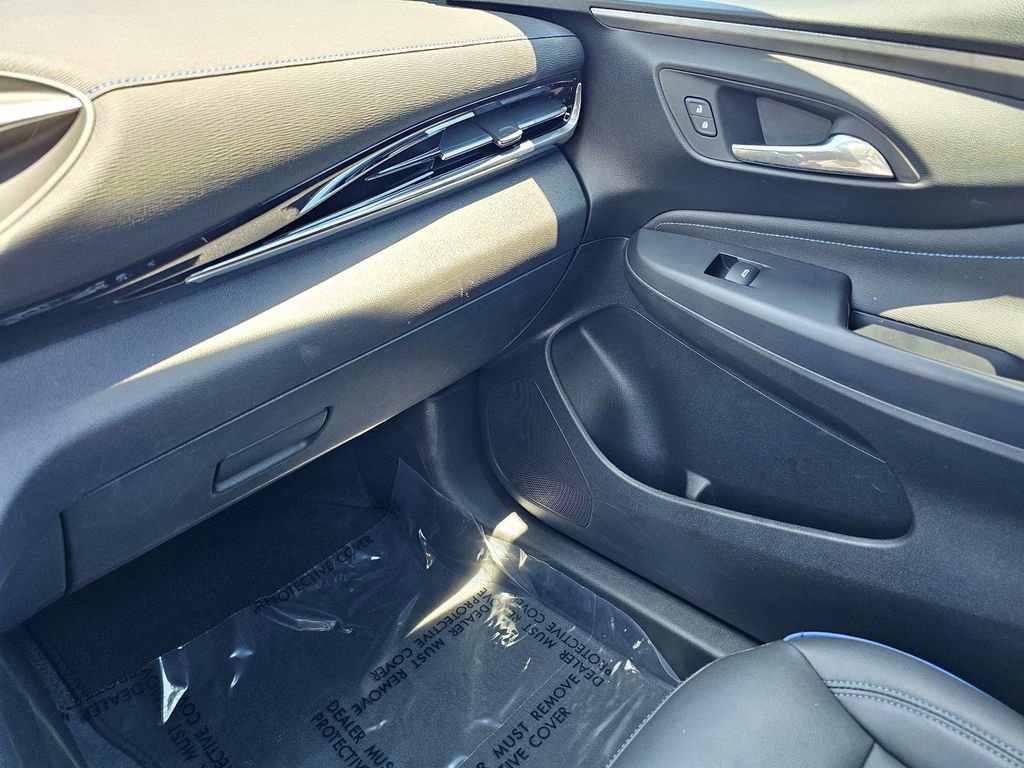 Used 2025 Buick Envista Sport Touring w/ Convenience I Package FWD image 28