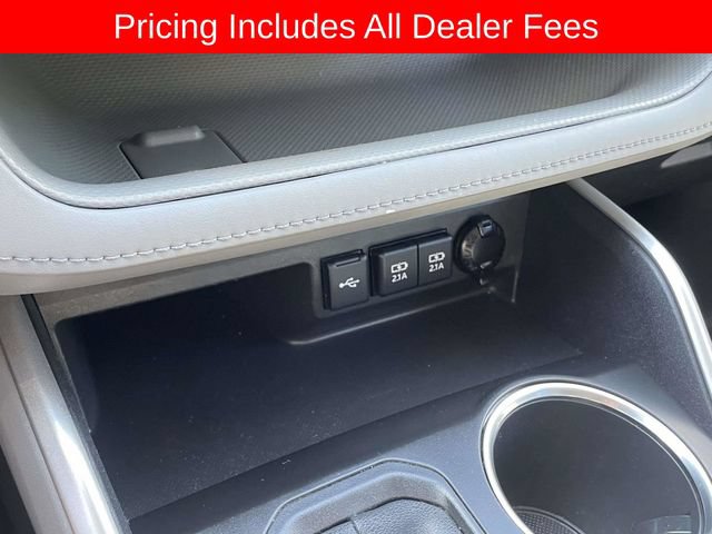 Used 2021 Toyota Highlander XLE AWD/4WD image 35