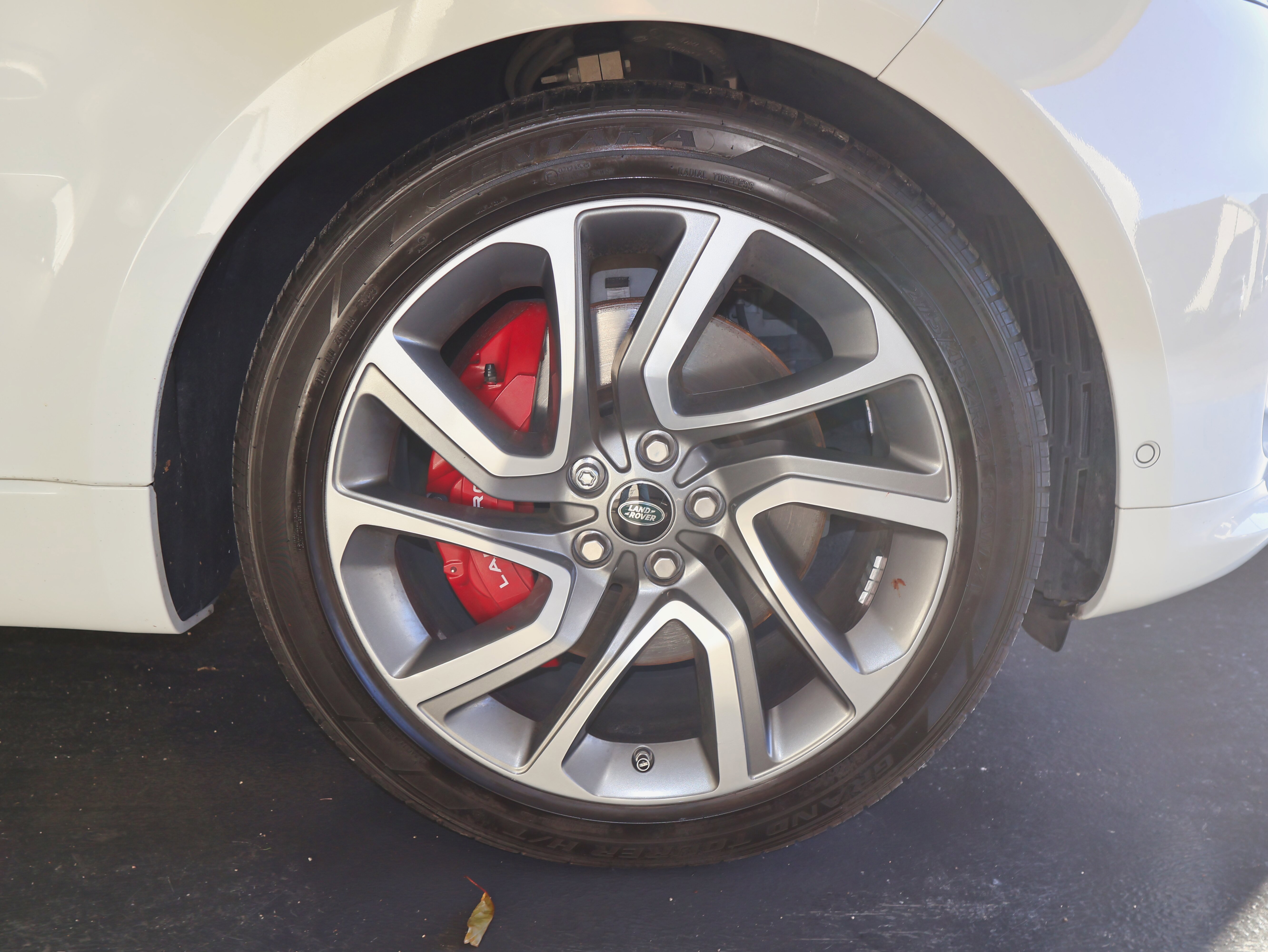 Used 2018 Land Rover Range Rover Sport HSE Dynamic image 44