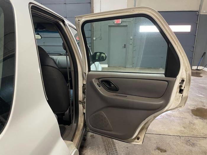 Used 2001 Ford Escape XLS image 28