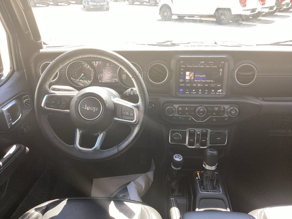 Used 2023 Jeep Wrangler Unlimited Sahara w/ Cold Weather Group AWD/4WD image 6