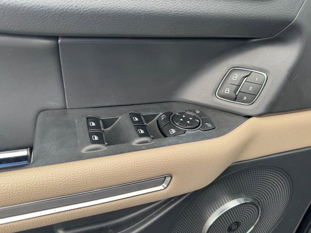 Used 2024 Ford Expedition Limited AWD/4WD image 18