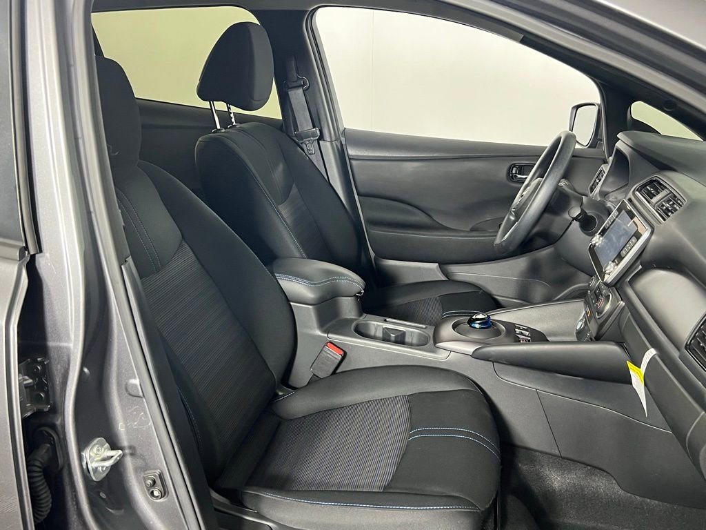 Used 2024 Nissan Leaf S image 28